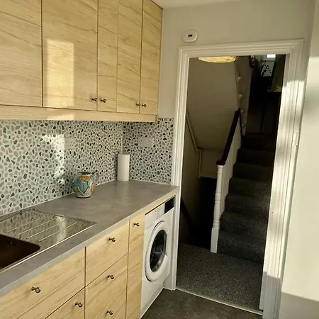 Chelsea Large 2 Bed 2 Bath Sydney Street Sw3 Apartment *