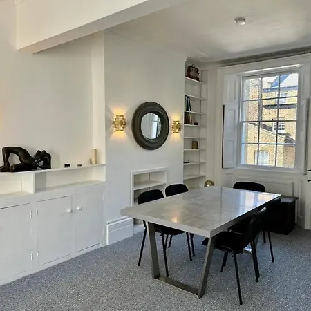 Chelsea Large 2 Bed 2 Bath Sydney Street Sw3 London
