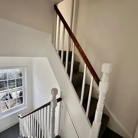 Chelsea Large 2 Bed 2 Bath Sydney Street Sw3