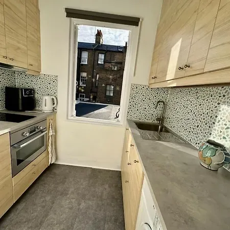 Chelsea Large 2 Bed 2 Bath Sydney Street Sw3 Apartment London