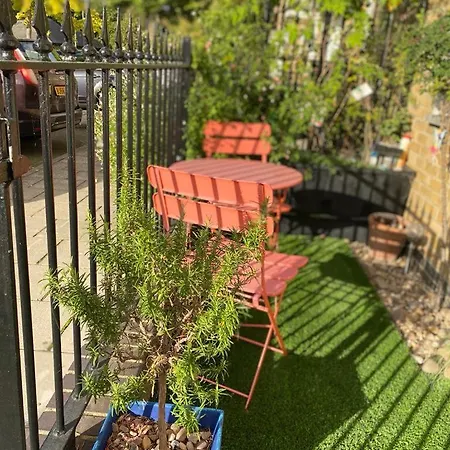 Penge Luxury Retreat Homestay London