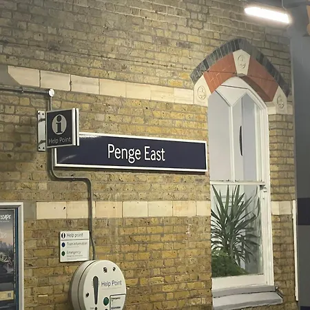 Penge Luxury Retreat Homestay