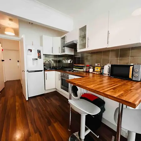 Gray's Road Apartment