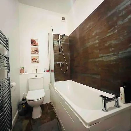 Gray's Road Apartment *