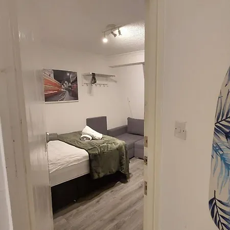Gray's Road Apartment London