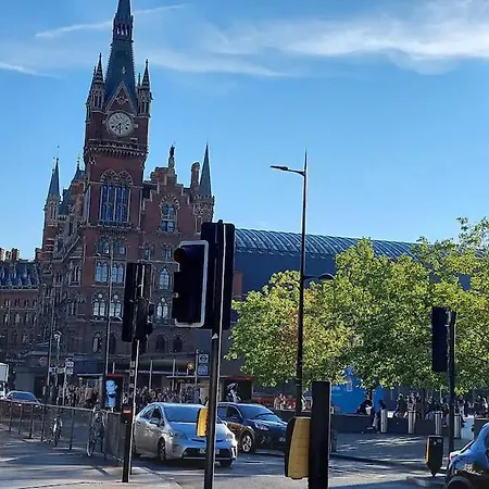 Gray's Road Apartment London