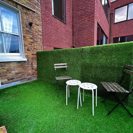 Gray's Road Apartment London