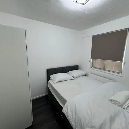 Thamesniceproperty לינה וארוחת בוקר