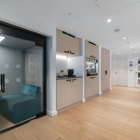 Apartment Kings Cross - Luxury 3 Bed Apartment, Private Balcony