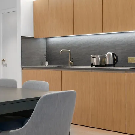 Apartment Kings Cross - Luxury 3 Bed Apartment, Private Balcony *