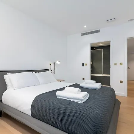 Apartment Kings Cross - Luxury 3 Bed Apartment, Private Balcony