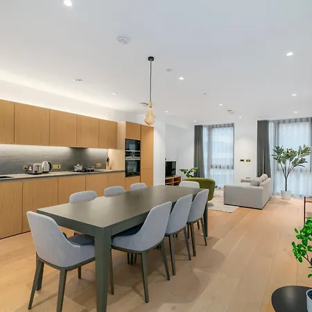 Kings Cross - Luxury 3 Bed Apartment, Private Balcony * London