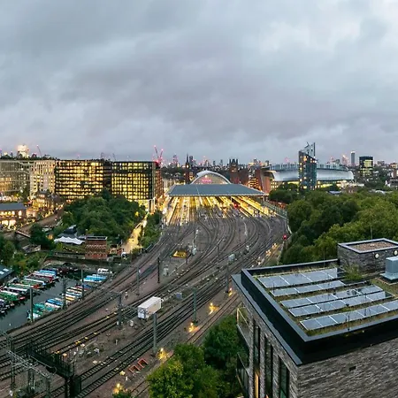 Kings Cross - Luxury 3 Bed Apartment, Private Balcony Apartment
