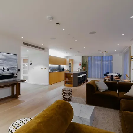 Kings Cross - Luxury 3 Bed Apartment, Private Balcony * London