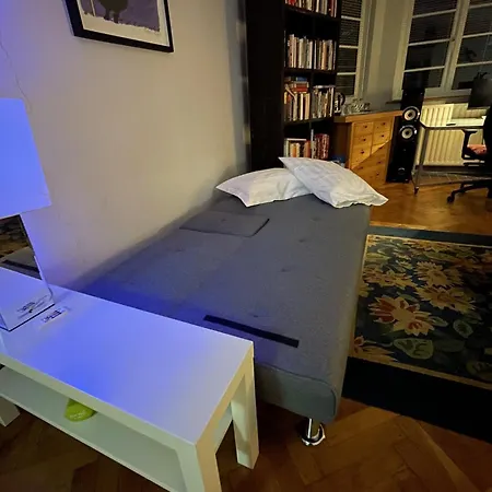 ゲストハウス Large Double Bedroom 10 Minutes To