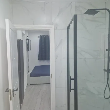 Guest house Blake Close House Dagenham