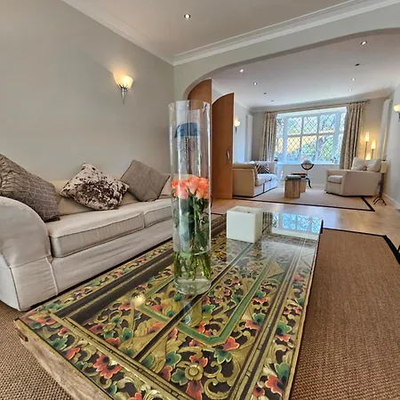 Holiday home Stunning 5 Bedroom Putney House