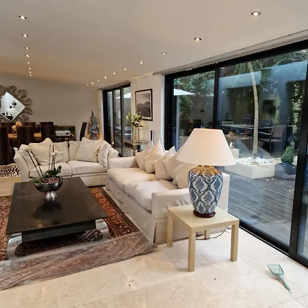 Stunning 5 Bedroom Putney House