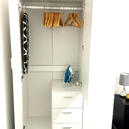 Away From 2 Bedroom Flat 5 Minutes Walk To Alexander Palace Station 15 Min Via Tube To Central With Free Parking * London