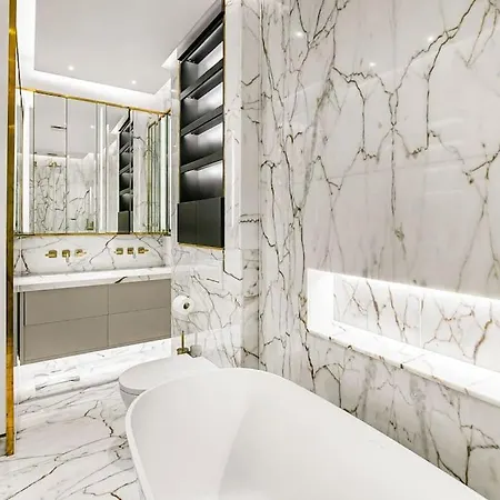 Ultra Luxury Holland Park * London