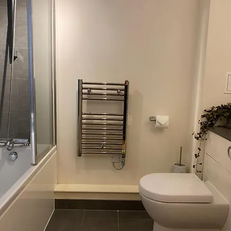Modern Furnished 5 Min Walk To Underground Station * Edgware