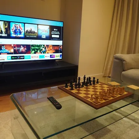 Modern Furnished 5 Min Walk To Underground Station