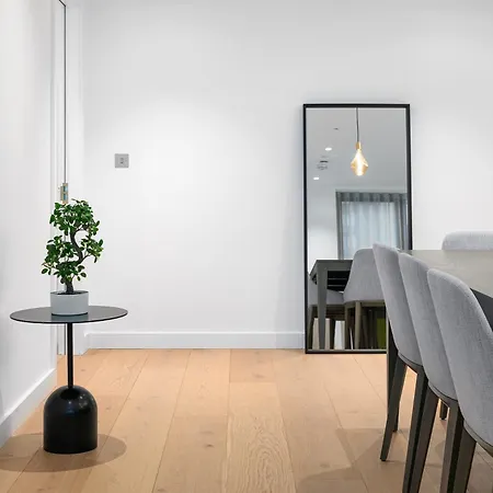 Apartment Kings Cross - Luxury 3 Bed Apartment, Private Balcony *