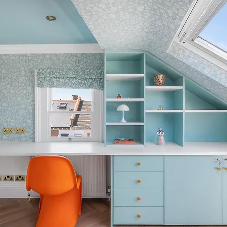 Blossom House New 3bed House In Barons Court