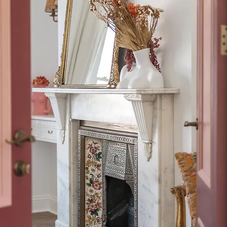 Blossom House New 3bed House In Barons Court