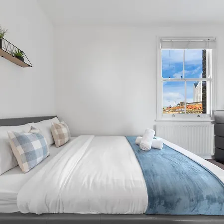 Appartamento Luxury 4 Bedroom Flat With Stunning Shard View From Terrace In London! Next To Station, Sleeps 9