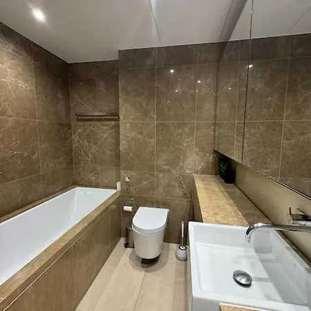 Luxury Chelsea Waterfront View London