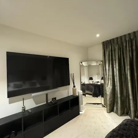Apartment Luxury Chelsea Waterfront View