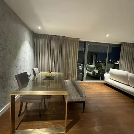 Luxury Chelsea Waterfront View *