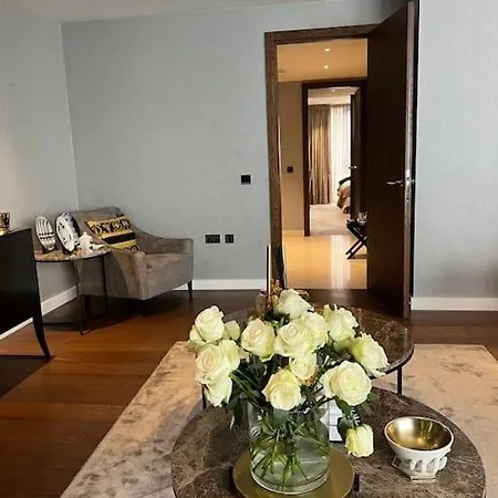 Luxury Chelsea Waterfront View * London
