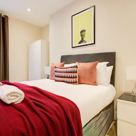 Apartment Newlands Pepe By Artsy London