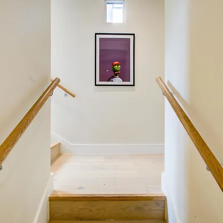 Newlands Pepe By Artsy Apartment *