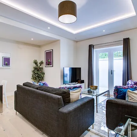 Apartment Newlands Pepe By Artsy London
