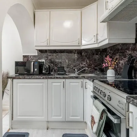 דירה Charming Near Edith Grove לונדון