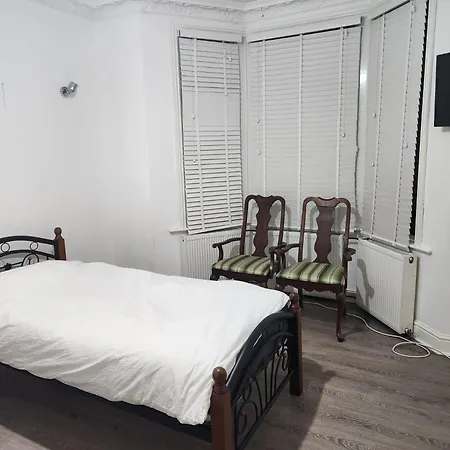 The London En-suite Hotel