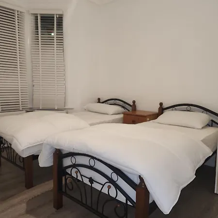 The London En-suite Hotel *