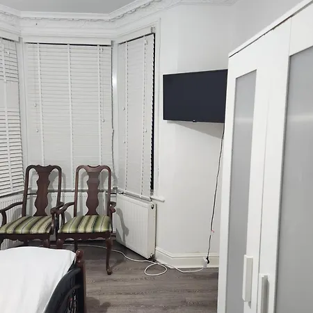 The London En-suite * Ilford