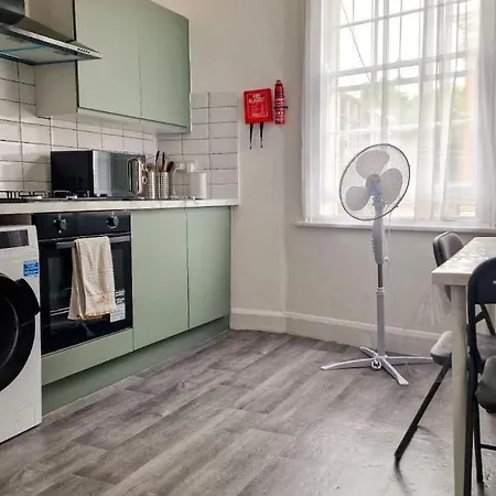 Apartment 5 Double Bed In Kings Cross *