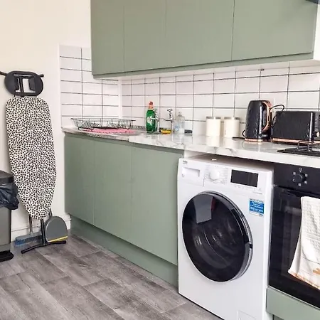 Apartment 5 Double Bed In Kings Cross *