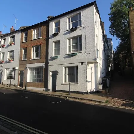 Cute & Quiet In The Heart Of Hampstead