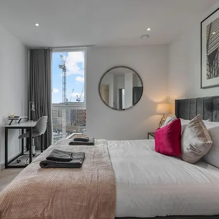 2 Bed & 2 Bath Next To Nine Elms Station - Zone 1 * 伦敦