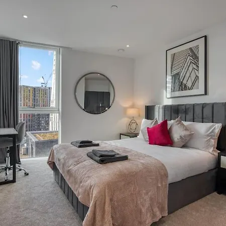 公寓 2 Bed & 2 Bath Next To Nine Elms Station - Zone 1 伦敦