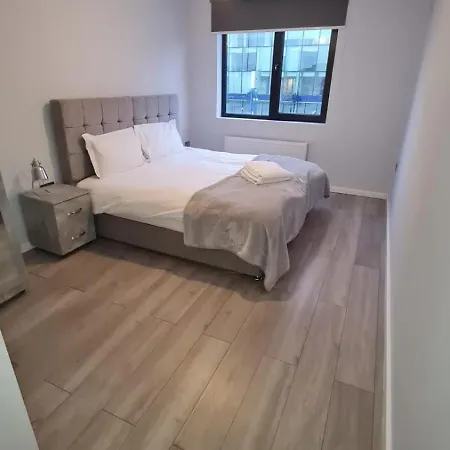 2-bedroom Flats Near Heathrow That Are Cozy Ciean Secure * Cranford