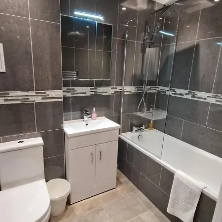 Apartmán 2-bedroom Flats Near Heathrow That Are Cozy Ciean Secure Cranford