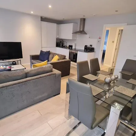 2-bedroom Flats Near Heathrow That Are Cozy Ciean Secure *