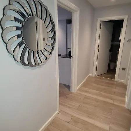 2-bedroom Flats Near Heathrow That Are Cozy Ciean Secure * Cranford